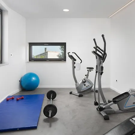 Mariva For 8 Persons Near Porec With 44 M2 Heated Pool, Sea View, Fitness & Kids Playground *