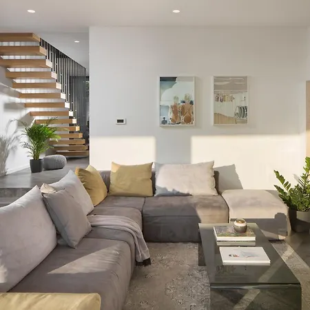 Villa Mariva For 8 Persons Near Porec With 44 M2 Heated Pool, Sea View, Fitness & Kids Playground Kaštelir