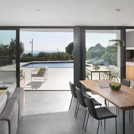 Mariva For 8 Persons Near Porec With 44 M2 Heated Pool, Sea View, Fitness & Kids Playground Kaštelir