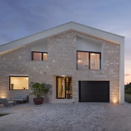 Mariva For 8 Persons Near Porec With 44 M2 Heated Pool, Sea View, Fitness & Kids Playground * Kaštelir