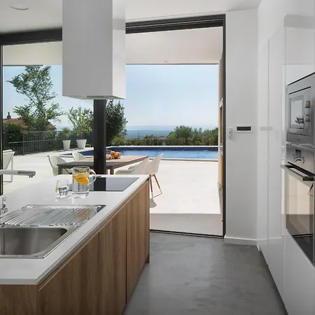 Mariva For 8 Persons Near Porec With 44 M2 Heated Pool, Sea View, Fitness & Kids Playground Kaštelir