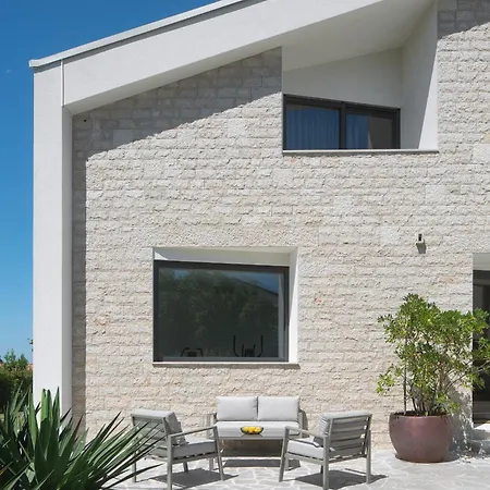 Mariva For 8 Persons Near Porec With 44 M2 Heated Pool, Sea View, Fitness & Kids Playground Kaštelir