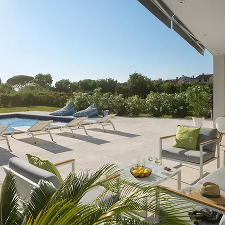 Mariva For 8 Persons Near Porec With 44 M2 Heated Pool, Sea View, Fitness & Kids Playground