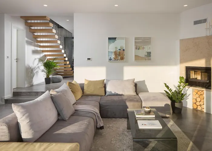 Villa Mariva For 8 Persons Near Porec With 44 M2 Heated Pool, Sea View, Fitness & Kids Playground Kaštelir