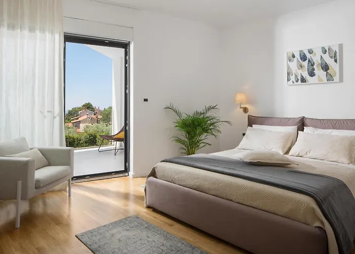 Villa Mariva For 8 Persons Near Porec With 44 M2 Heated Pool, Sea View, Fitness & Kids Playground Kaštelir