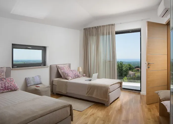 Villa Mariva For 8 Persons Near Porec With 44 M2 Heated Pool, Sea View, Fitness & Kids Playground Kaštelir