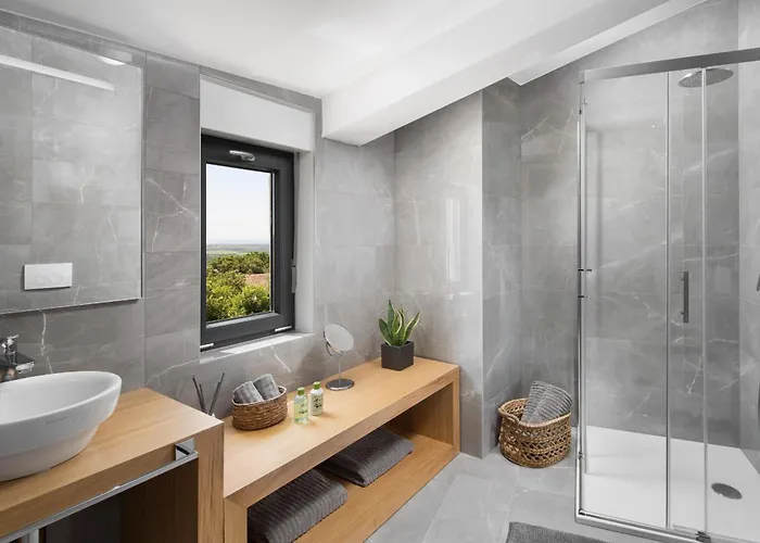 Villa Mariva For 8 Persons Near Porec With 44 M2 Heated Pool, Sea View, Fitness & Kids Playground *